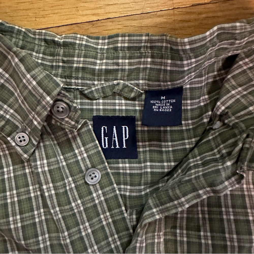 Gap Medium Button Up - Picture 2 of 2